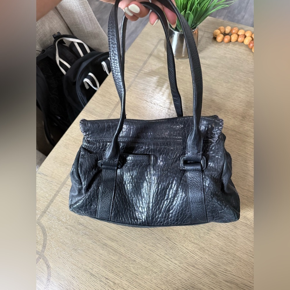 Radley Elegant Black Leather Handbag - Picture 5 of 13